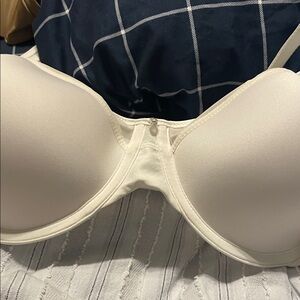 Bali Smooth Bra. Never used